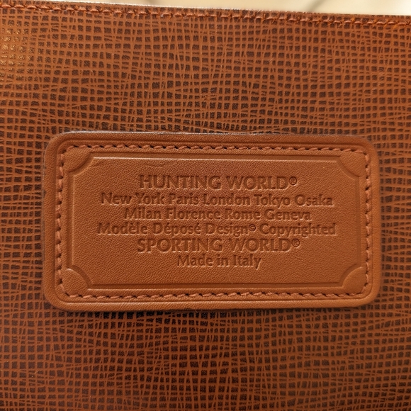 Huntington World Shoulder Bag - Picture 4 of 15